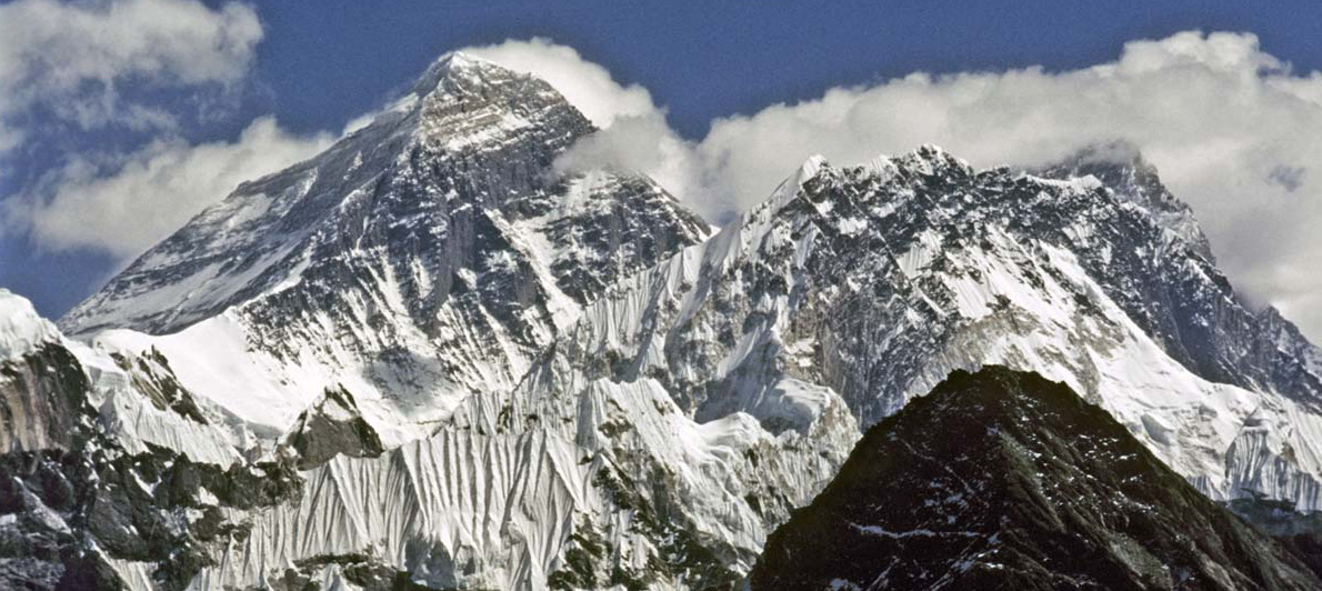 089 Nepal Everest Wanderung Mount Everest Leseproe